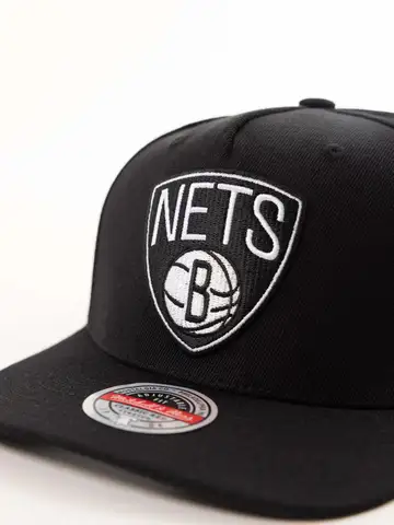 Mitchell & Ness Brooklyn Nets Snapback Hat for Men - Black/White